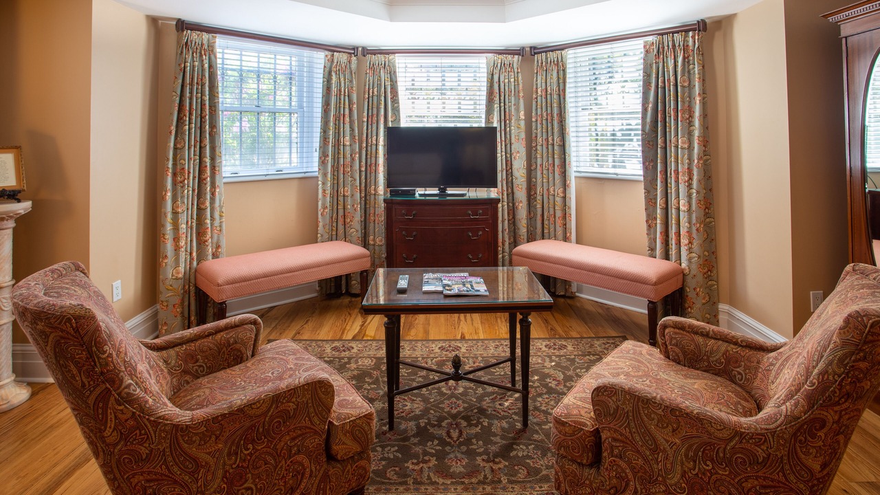 Photo of Bedroom in Historic District - North