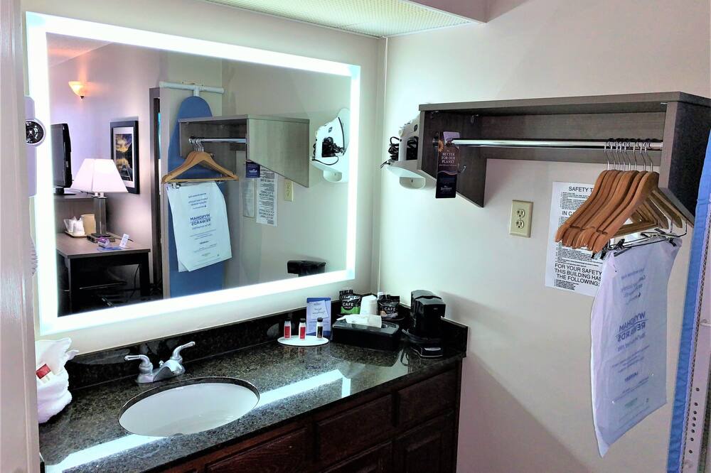 Photo of Bathroom in Eden
