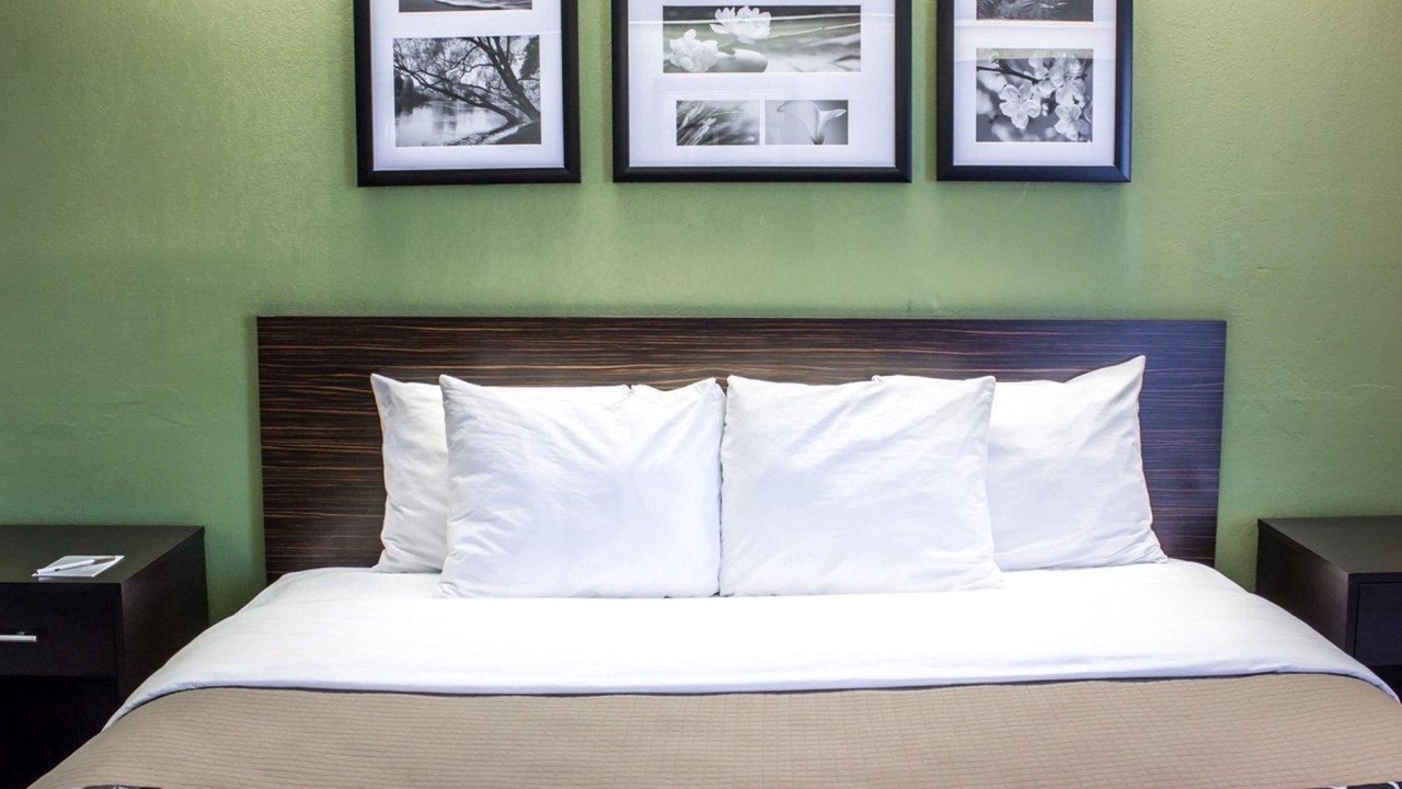 Photo of Bedroom in Garner