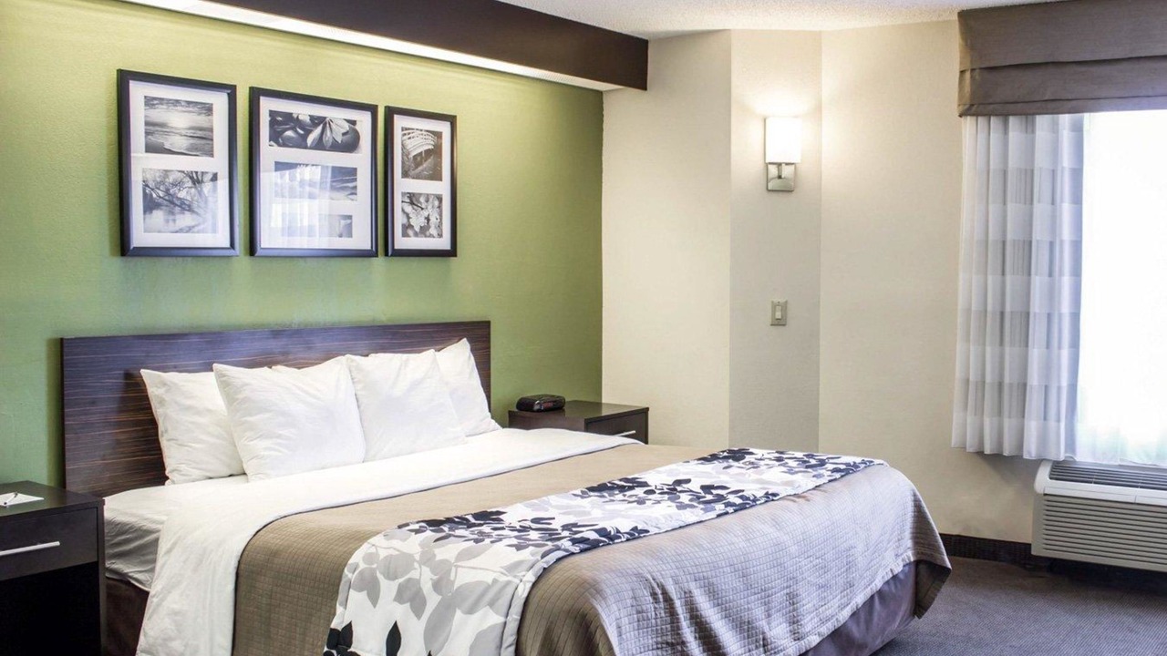 Photo of Bedroom in Garner