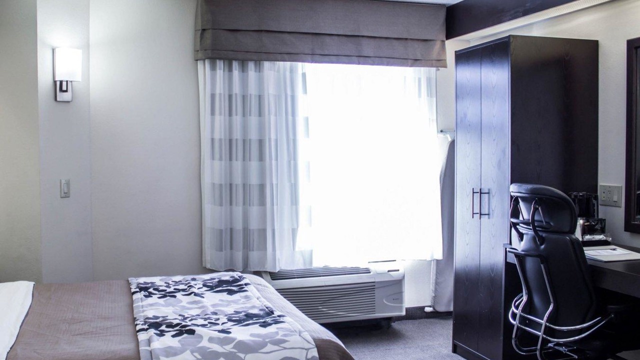 Photo of Bedroom in Garner
