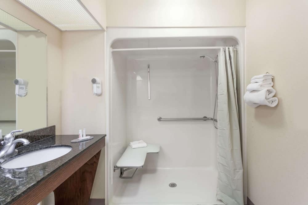 Photo of Bathroom in Hickory