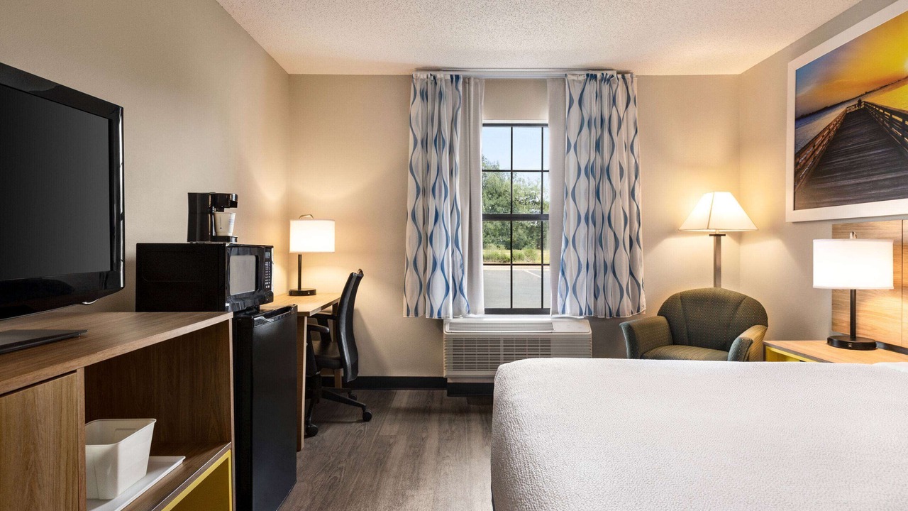 Photo of Bedroom in Shallotte