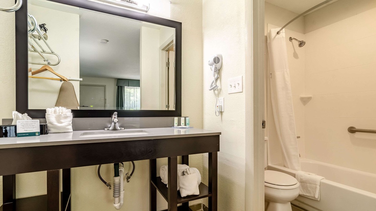 Photo of Bedroom in Creedmoor