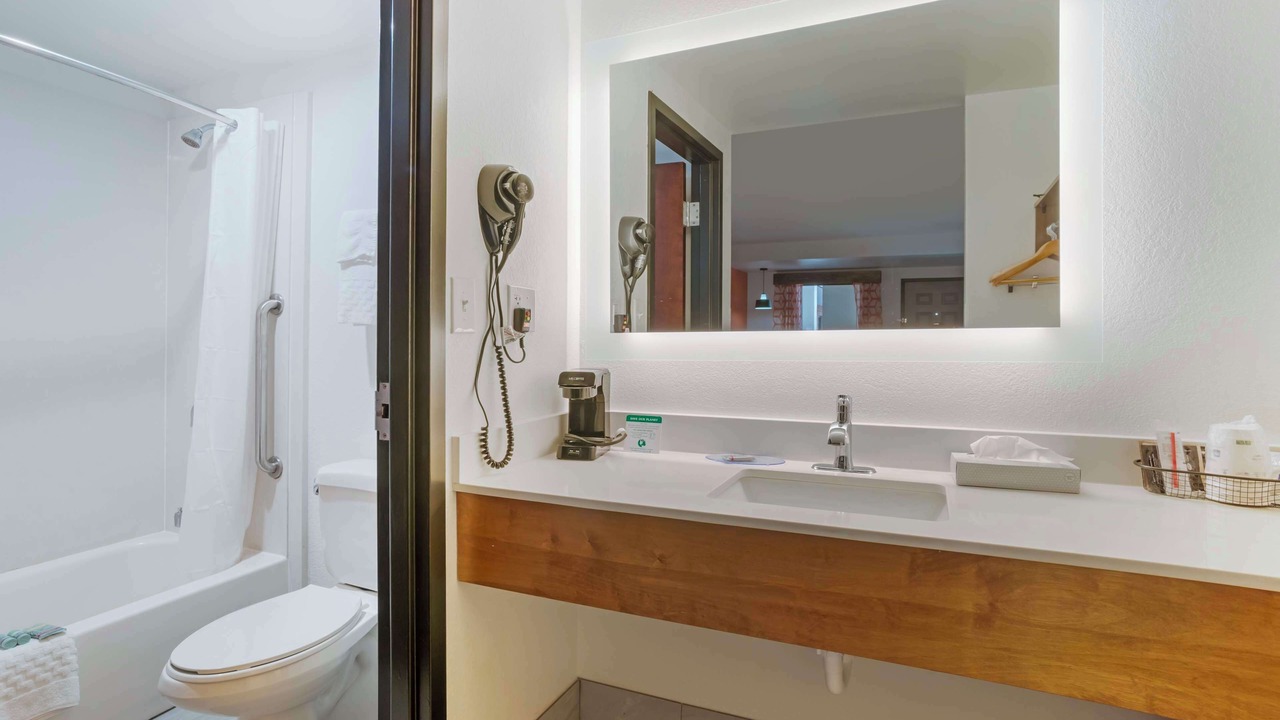 Photo of Bathroom in Barium Springs