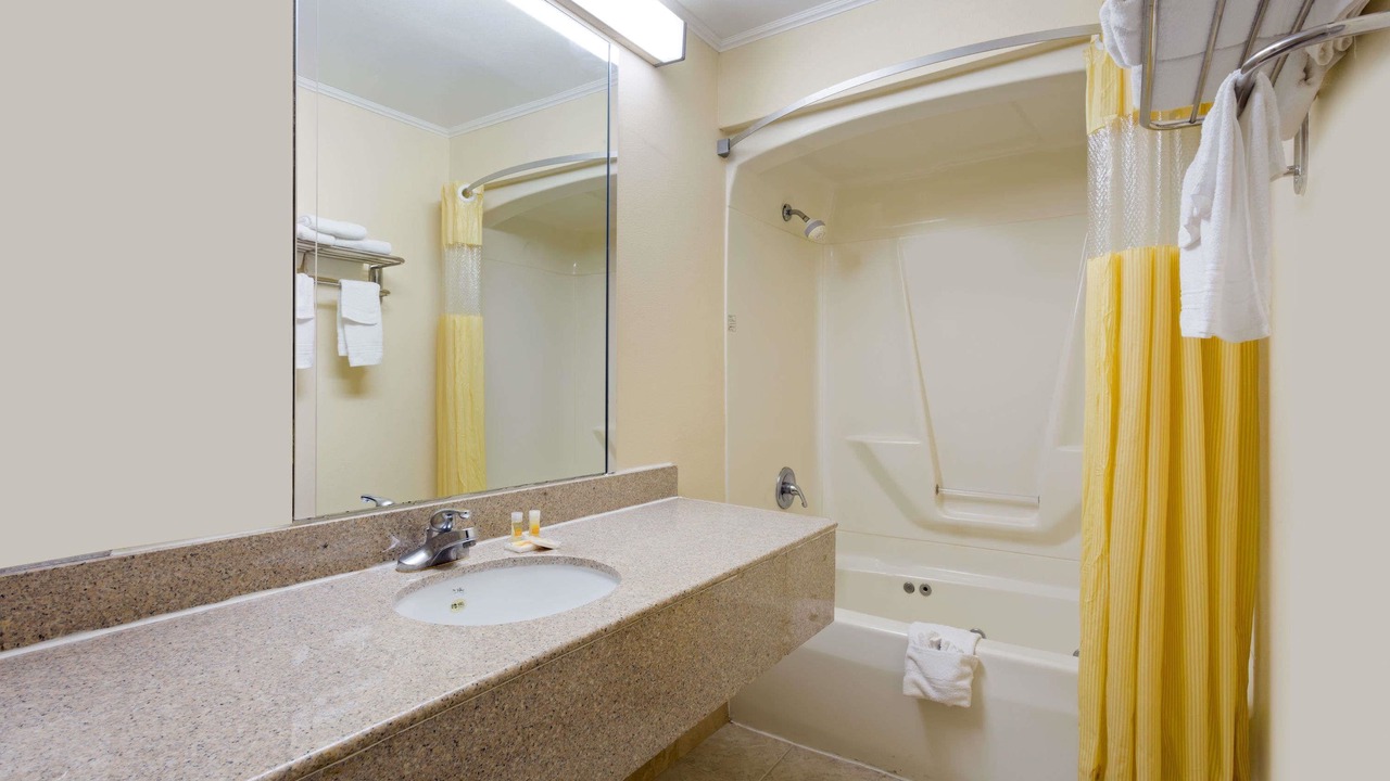 Photo of Bathroom in Clinton