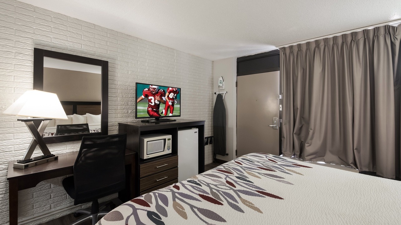 Photo of Bedroom in Lenoir