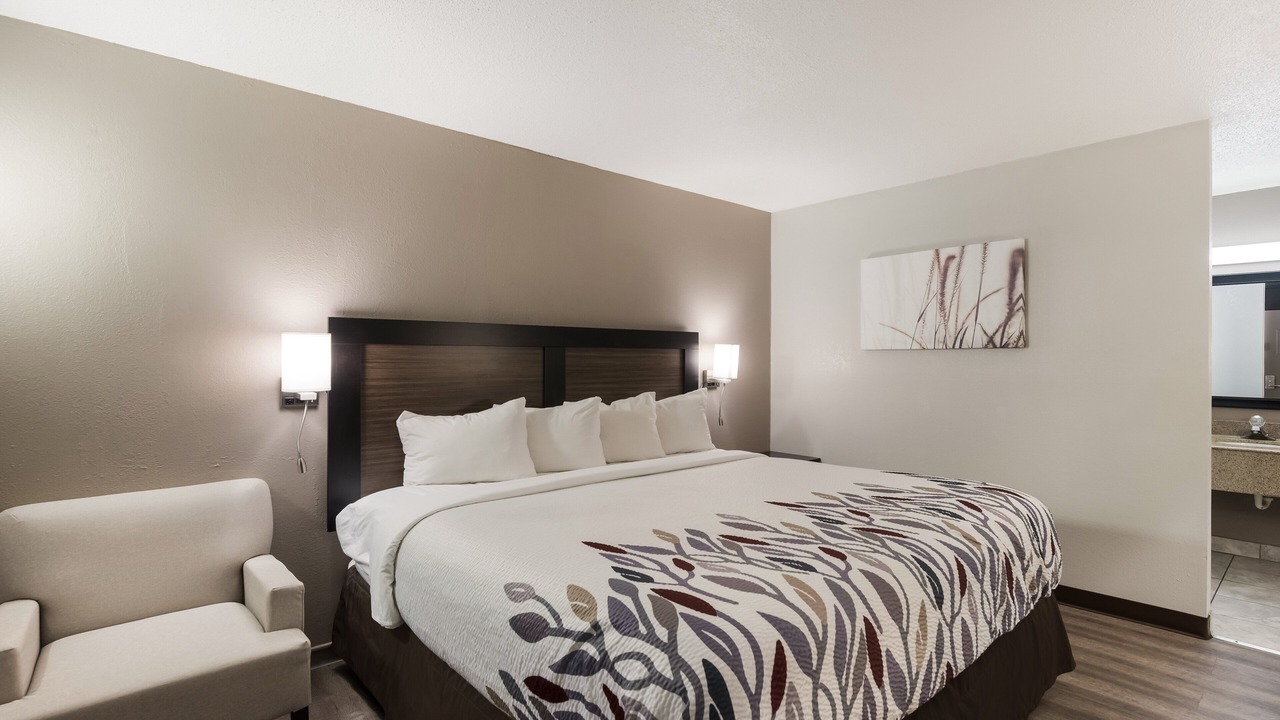 Photo of Bedroom in Lenoir