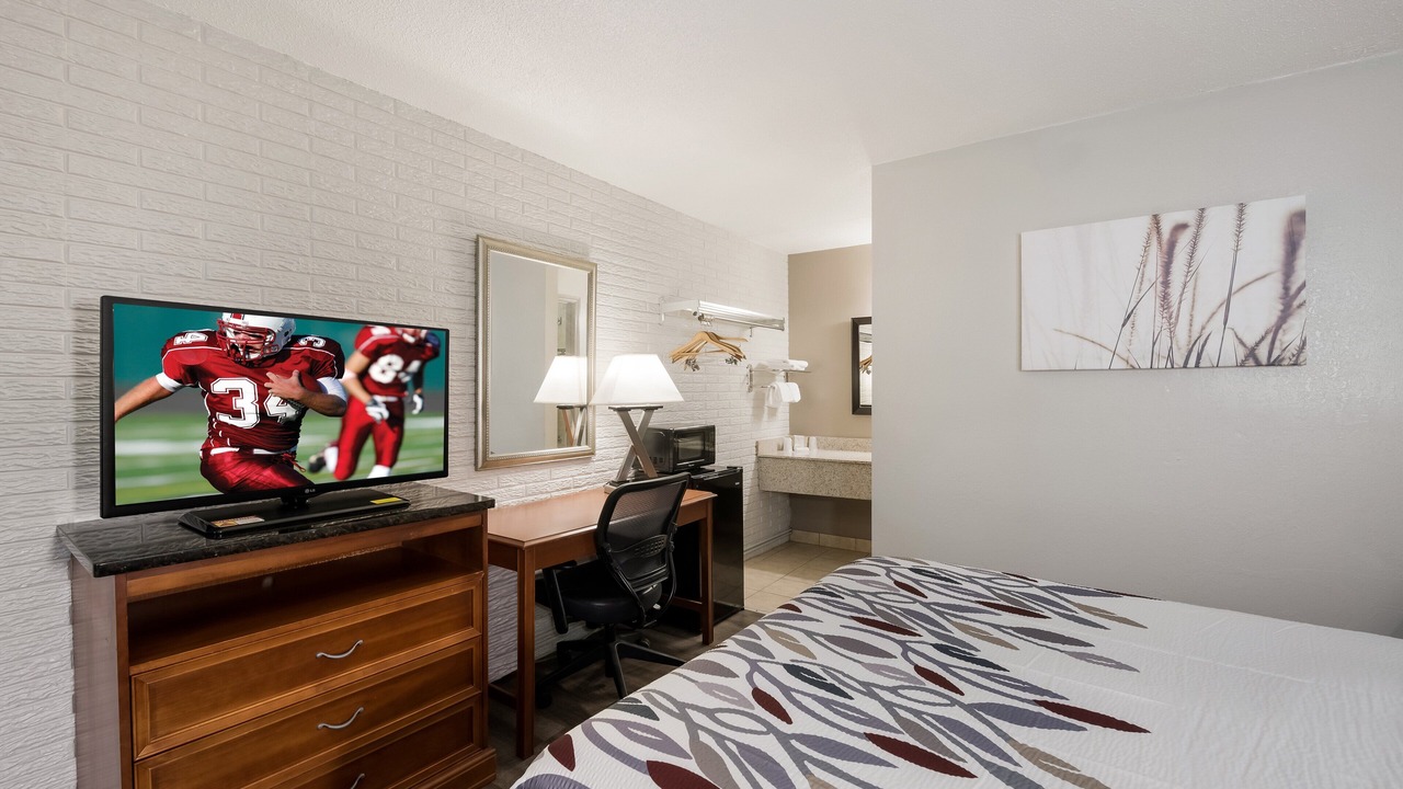 Photo of Bedroom in Lenoir