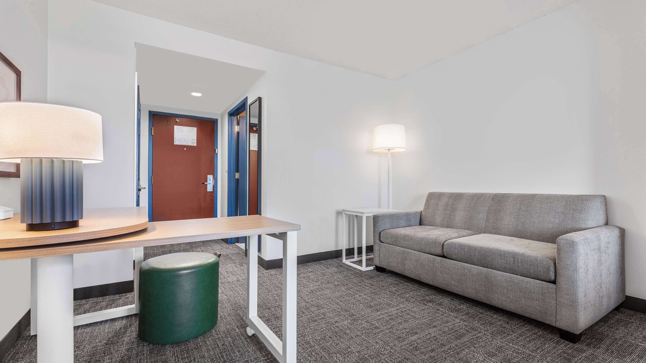 Photo of Bedroom in Executive Park