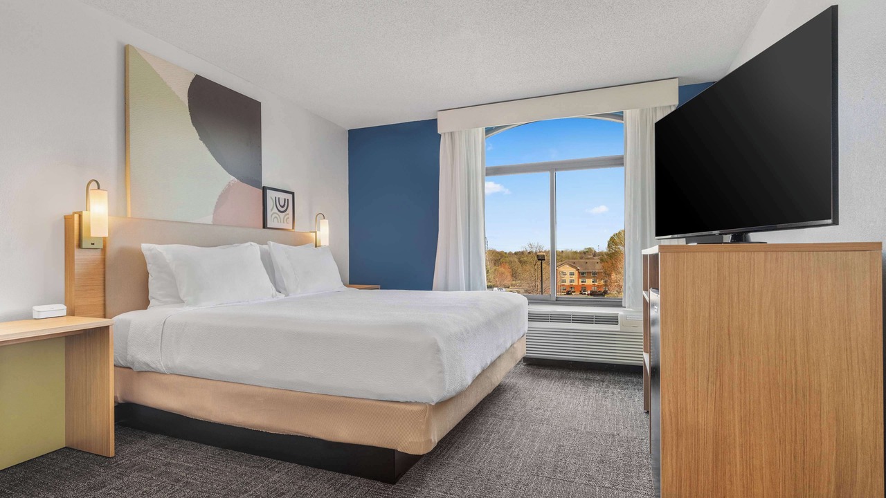 Photo of Bedroom in Executive Park