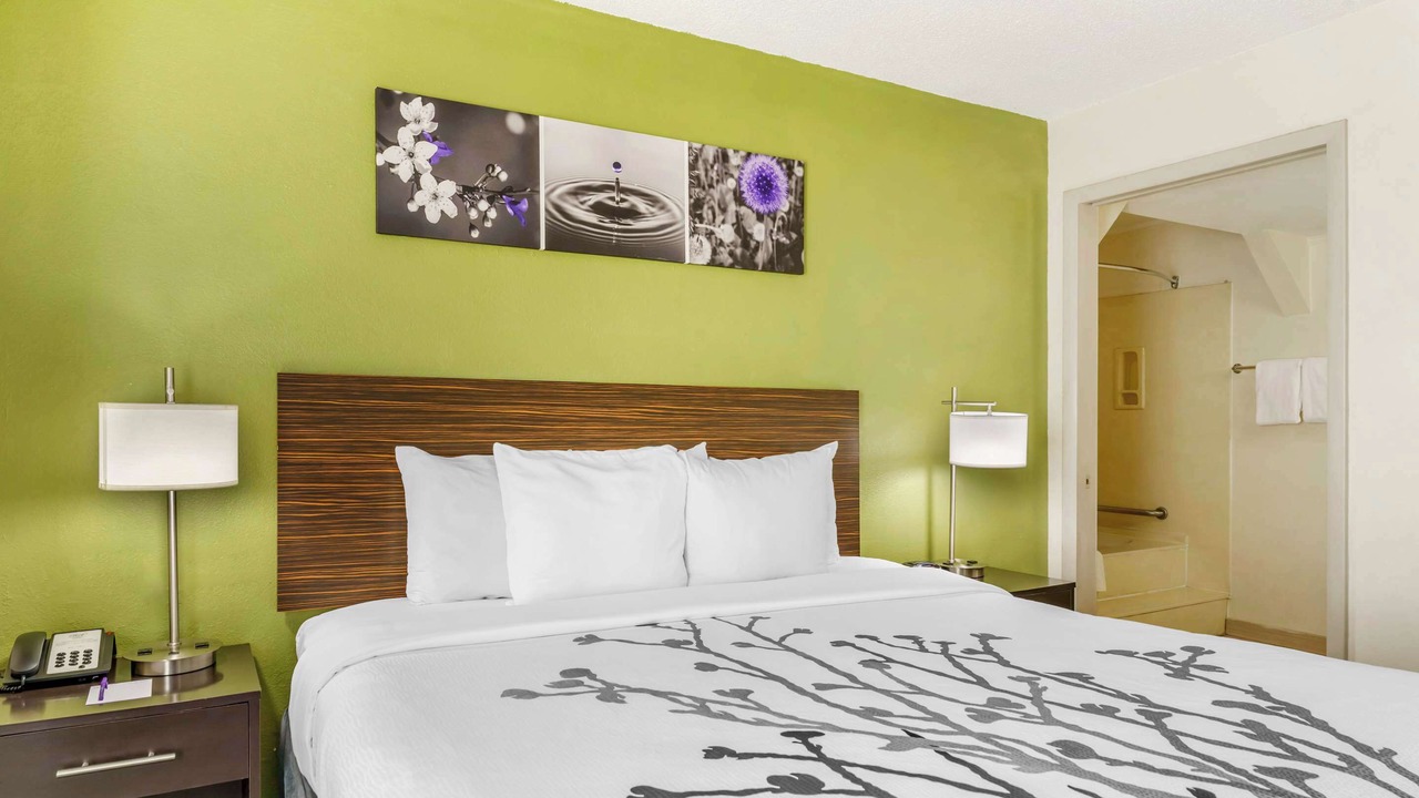 Photo of Bedroom in Hickory