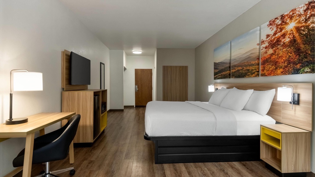 Photo of Bedroom in Lexington - Salisbury