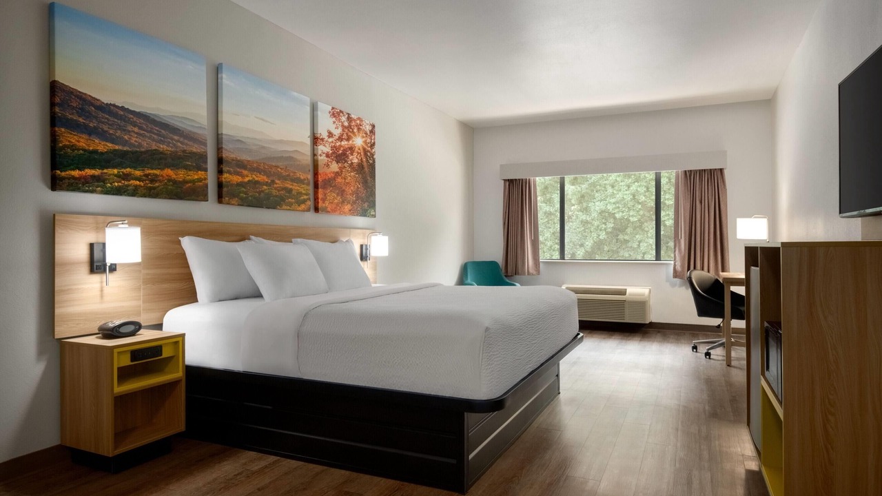 Photo of Bedroom in Lexington - Salisbury