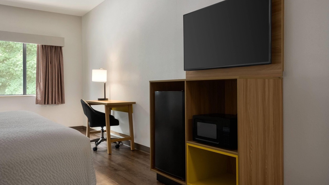 Photo of Bedroom in Lexington - Salisbury