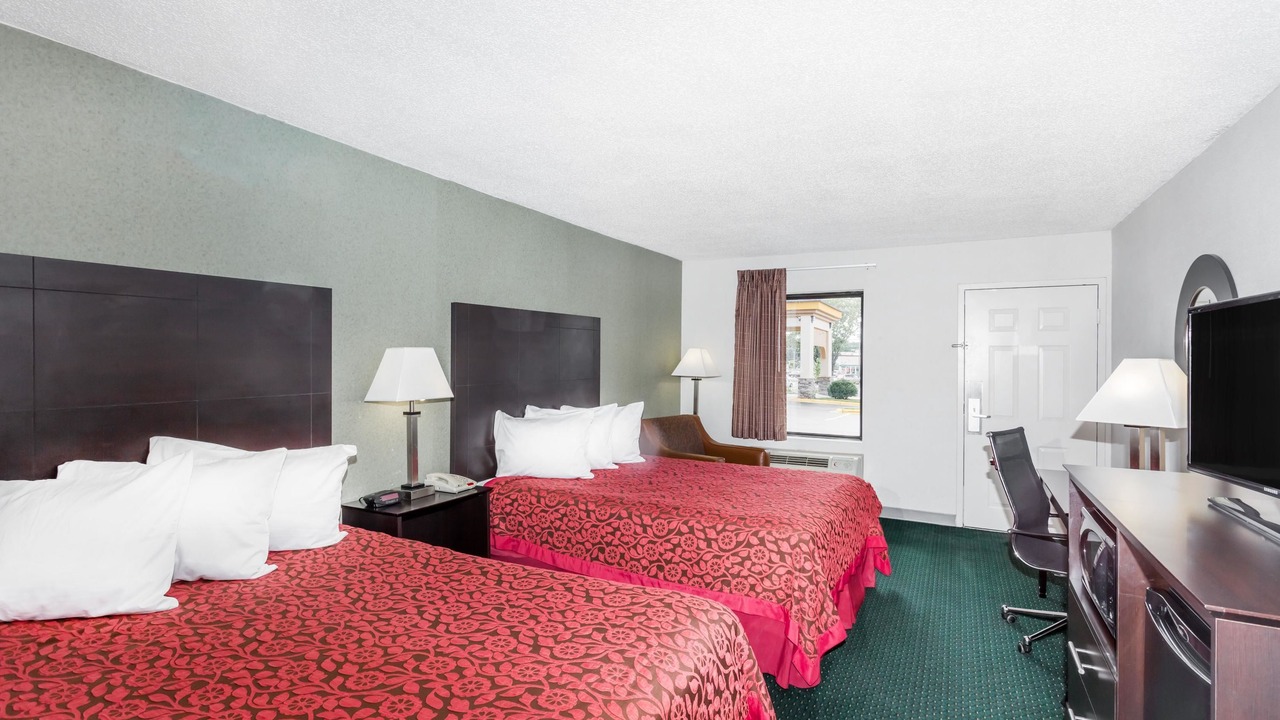 Photo of Bedroom in Hendersonville