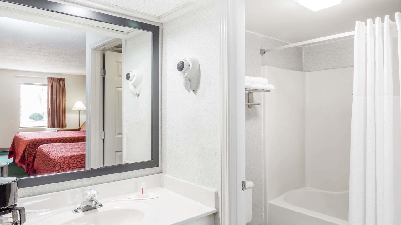 Photo of Bathroom in Hendersonville