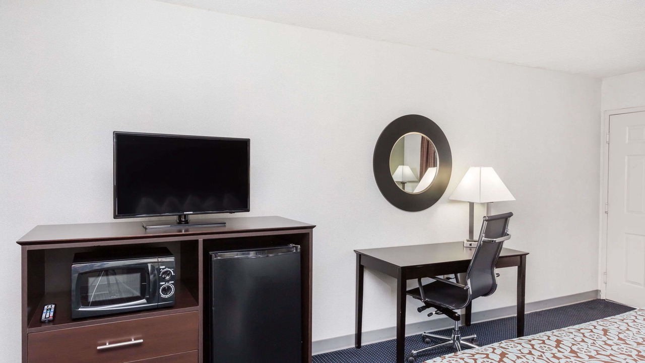 Photo of Bedroom in Hendersonville