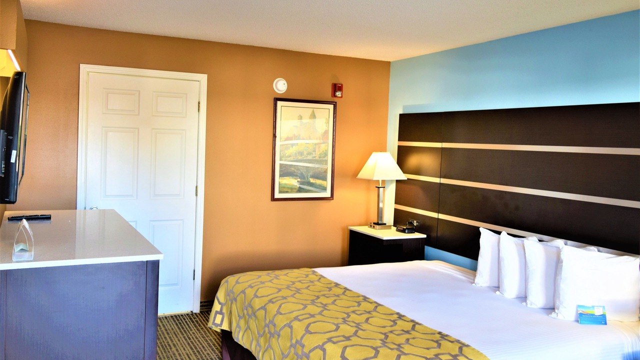 Photo of Bedroom in Forest City