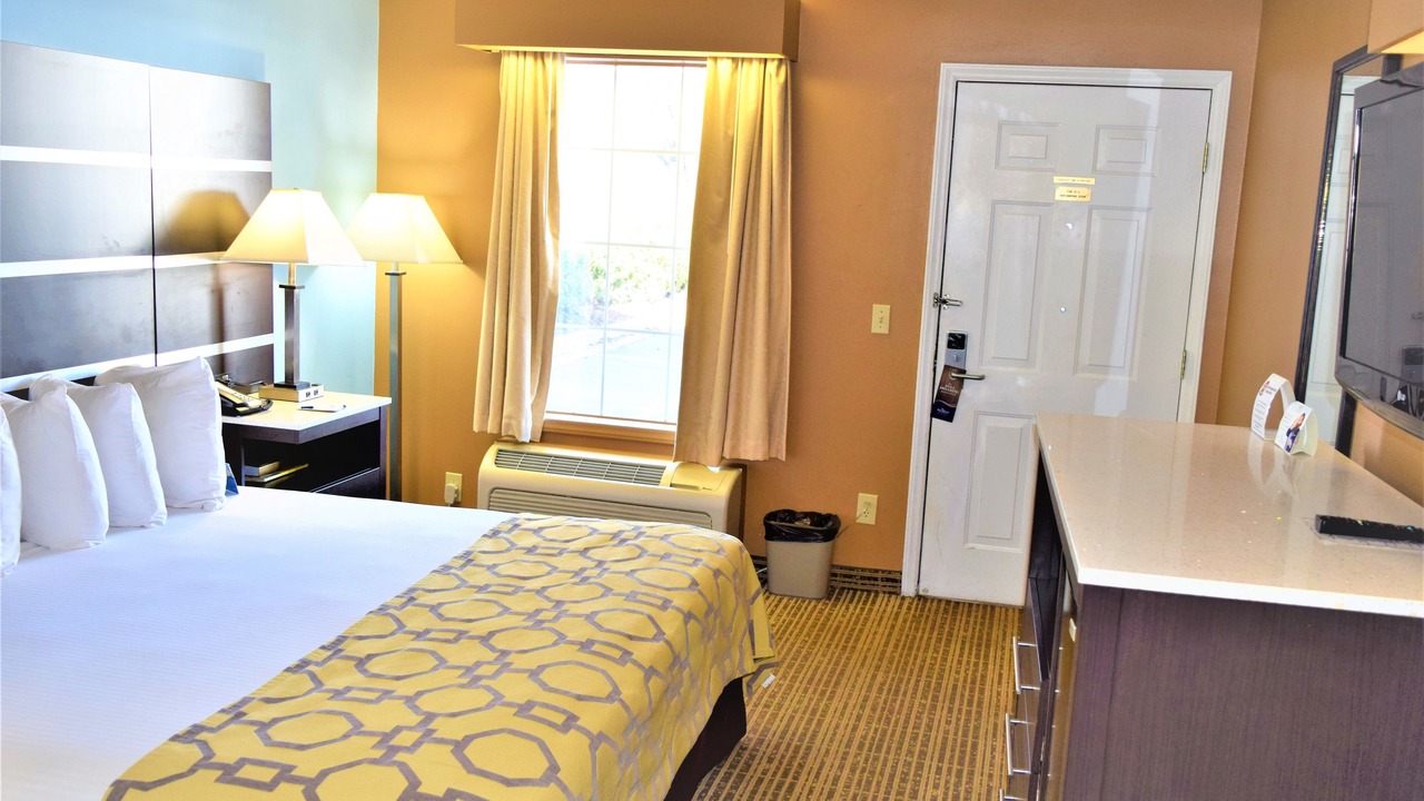 Photo of Bedroom in Forest City