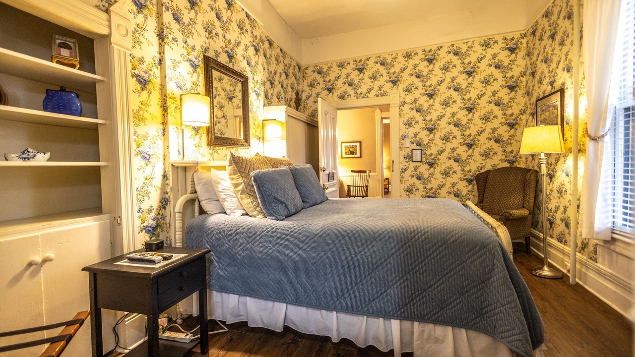 Photo of Bedroom in Hendersonville