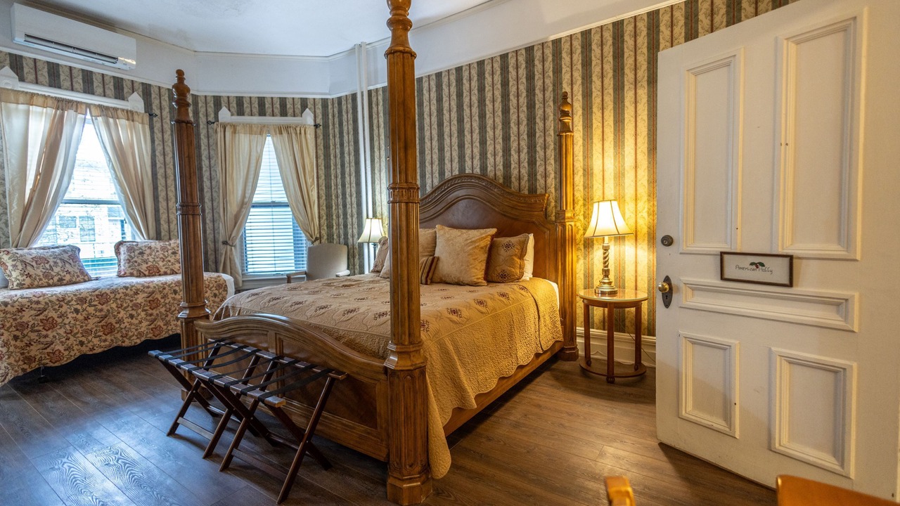 Photo of Bedroom in Hendersonville