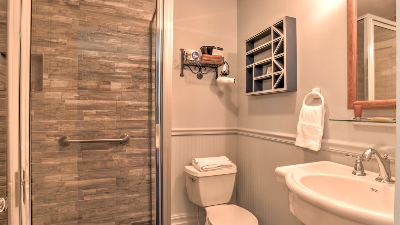 Photo of Bathroom in Hendersonville