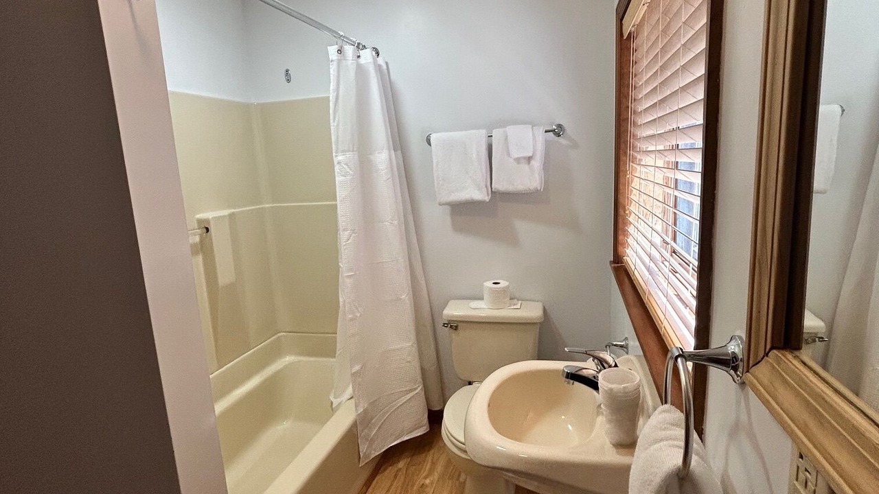 Photo of Bathroom in Scaly Mountain