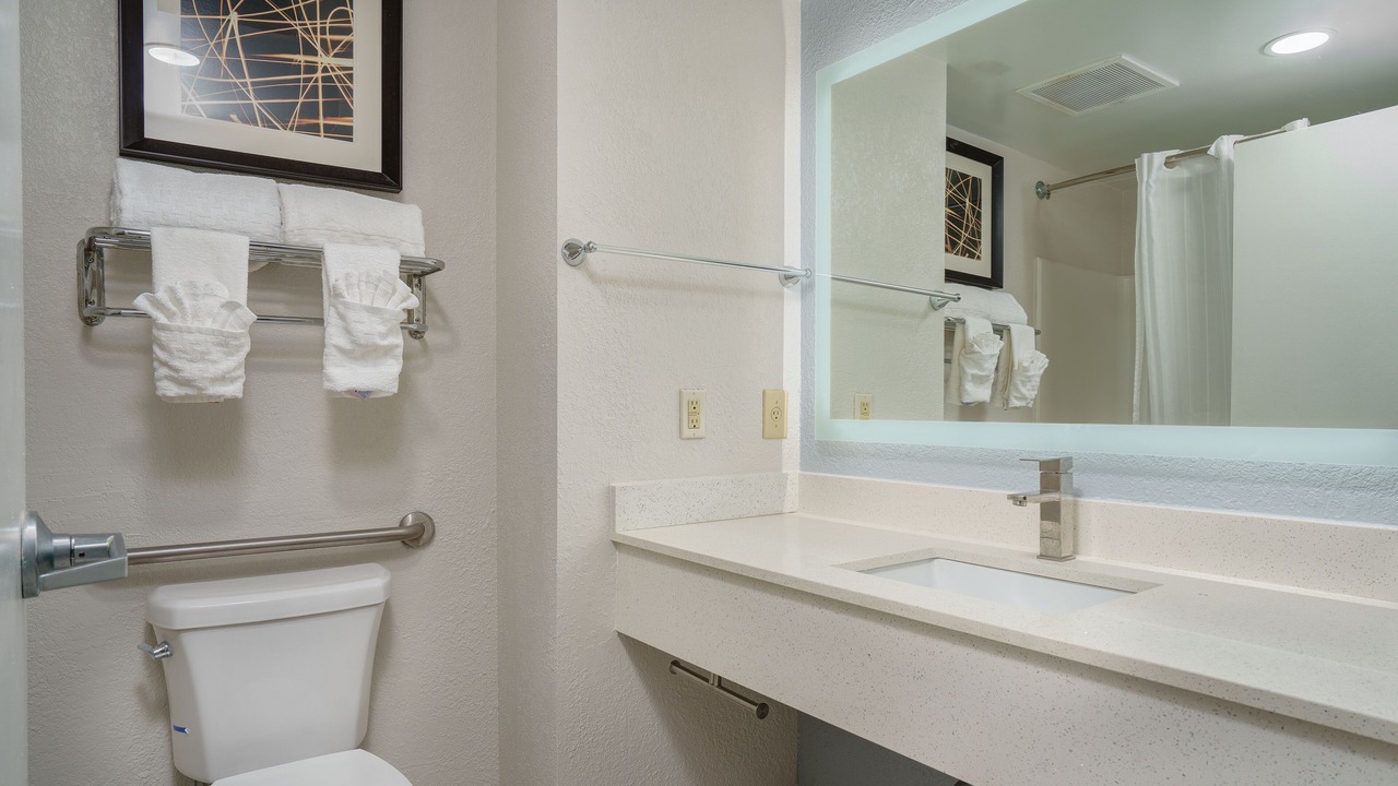 Photo of Bathroom in Cedar Point
