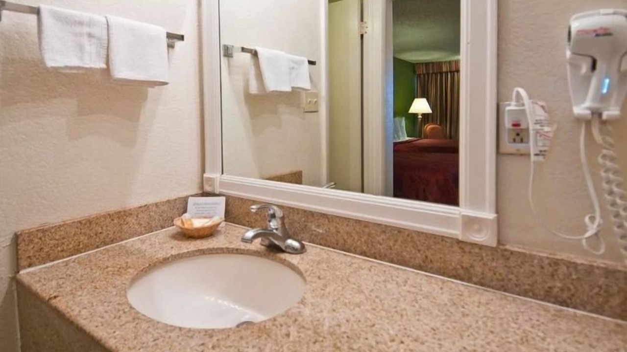 Photo of Bathroom in Candler