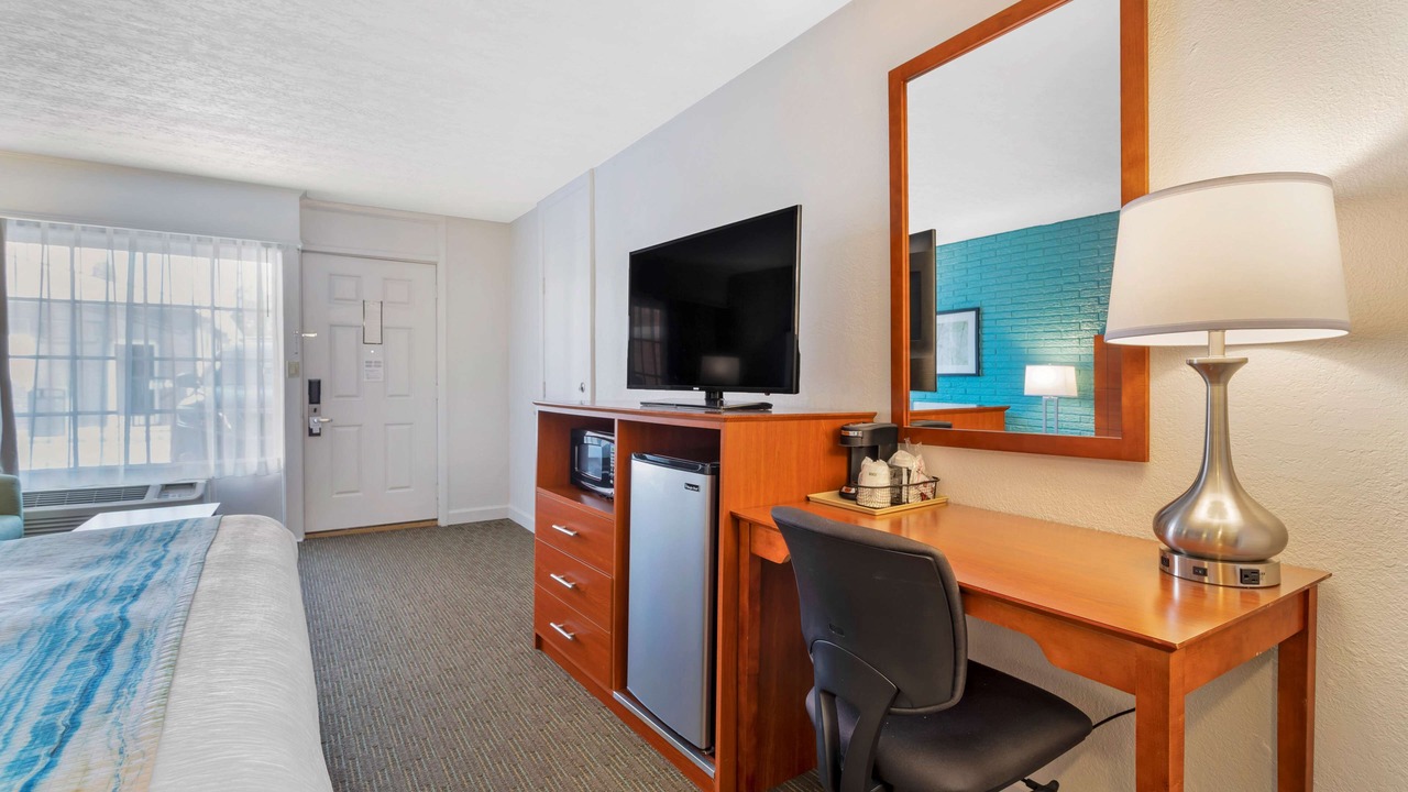 Photo of Bedroom in Hendersonville