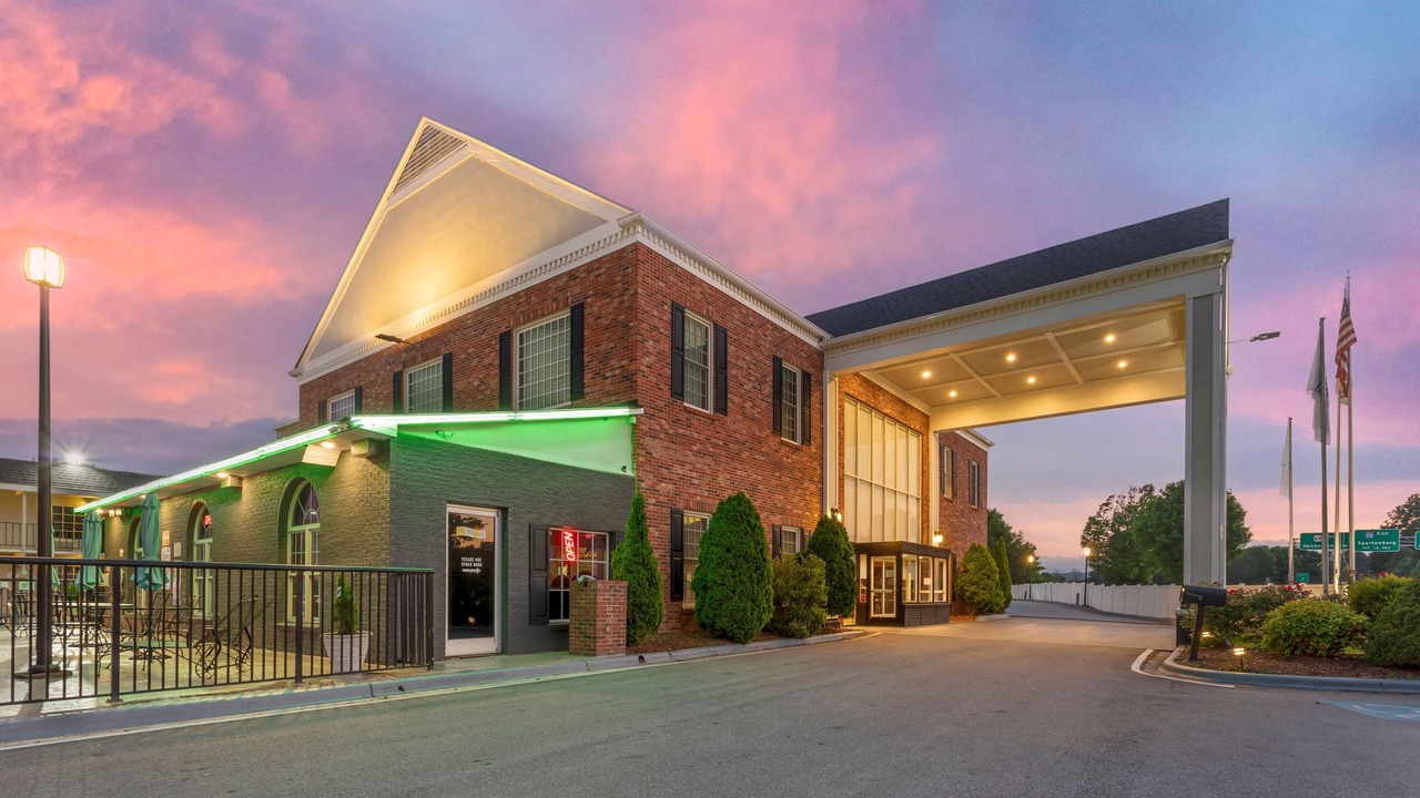 Photo of Buildings in Hendersonville
