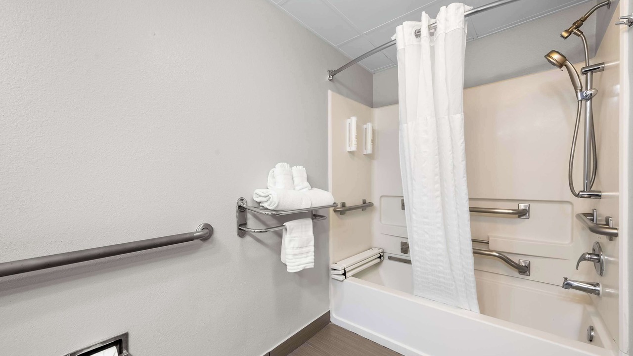 Photo of Bedroom in Apex