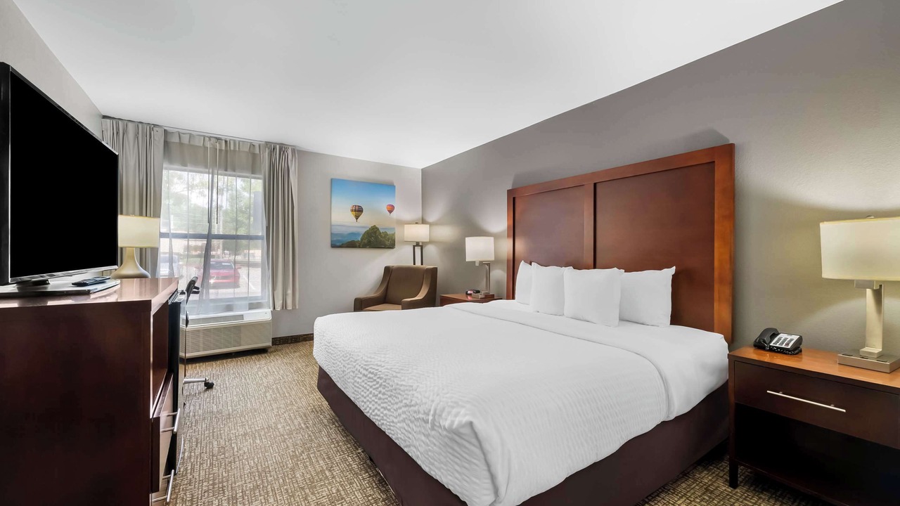Photo of Bedroom in Apex