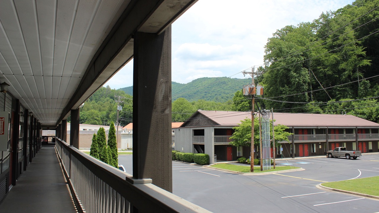 Photo of Others in Cherokee