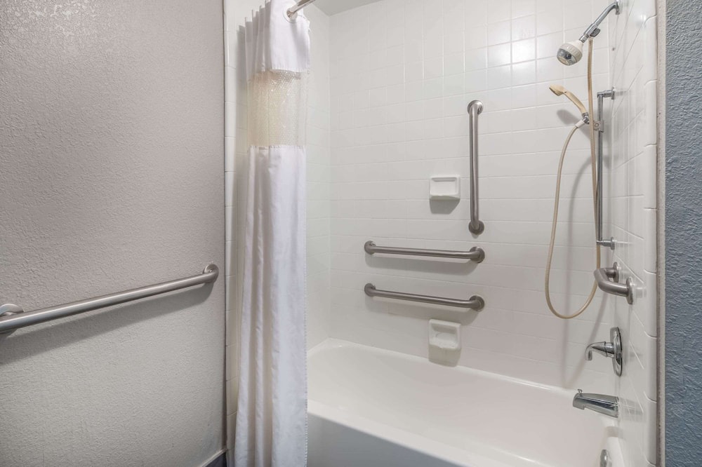 Photo of Bathroom in Wilson