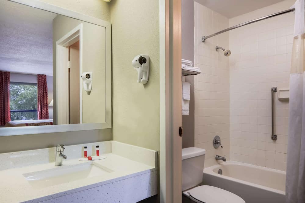 Photo of Bathroom in Wilson