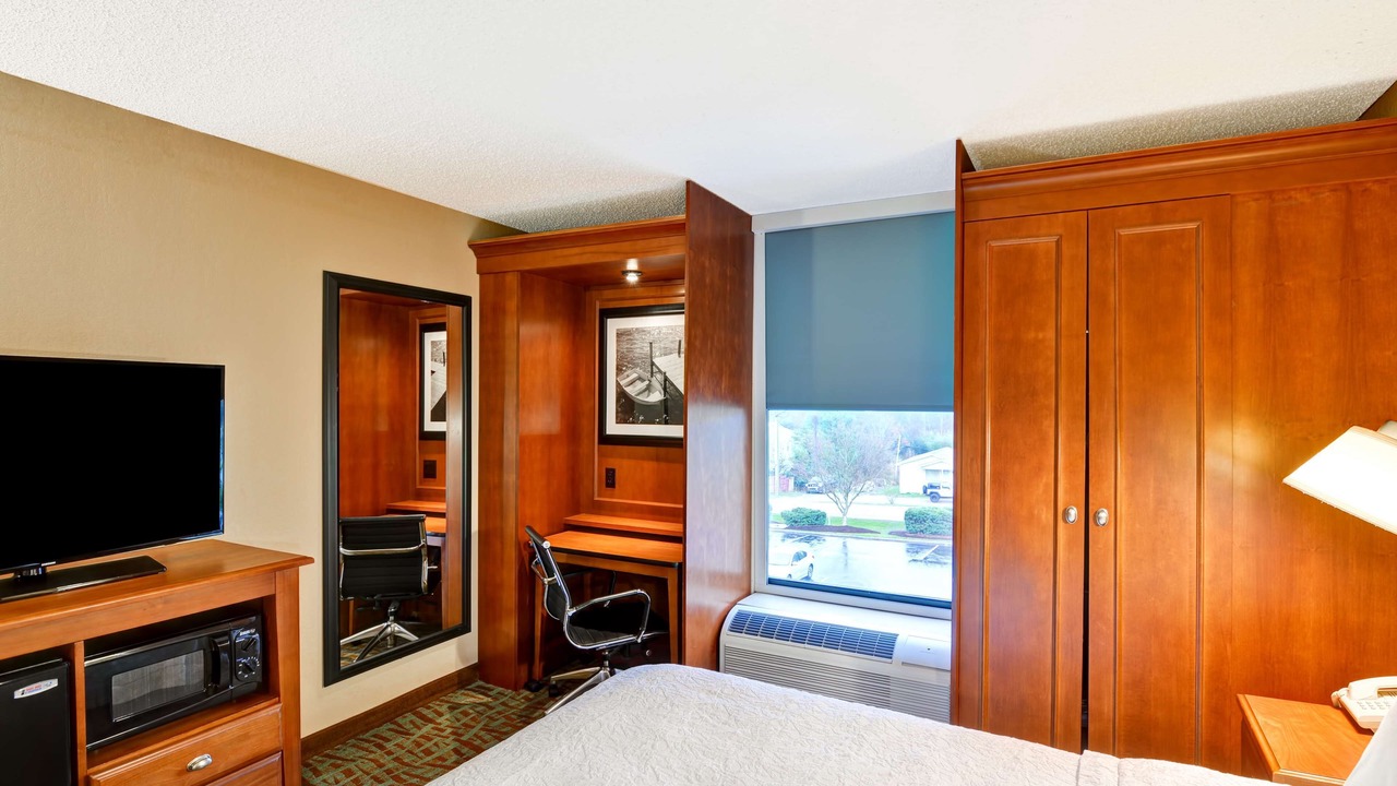 Photo of Bedroom in Hendersonville