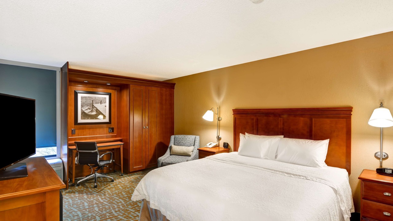 Photo of Bedroom in Hendersonville