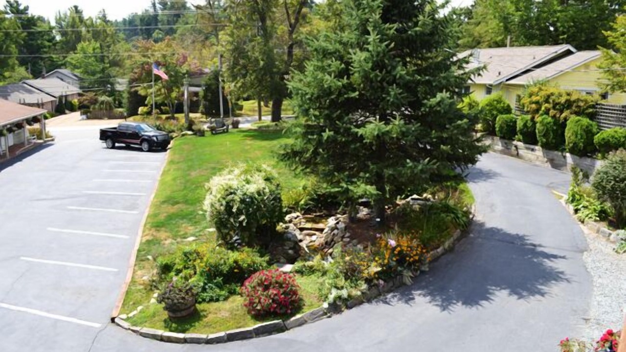 Photo of Others in Blowing Rock