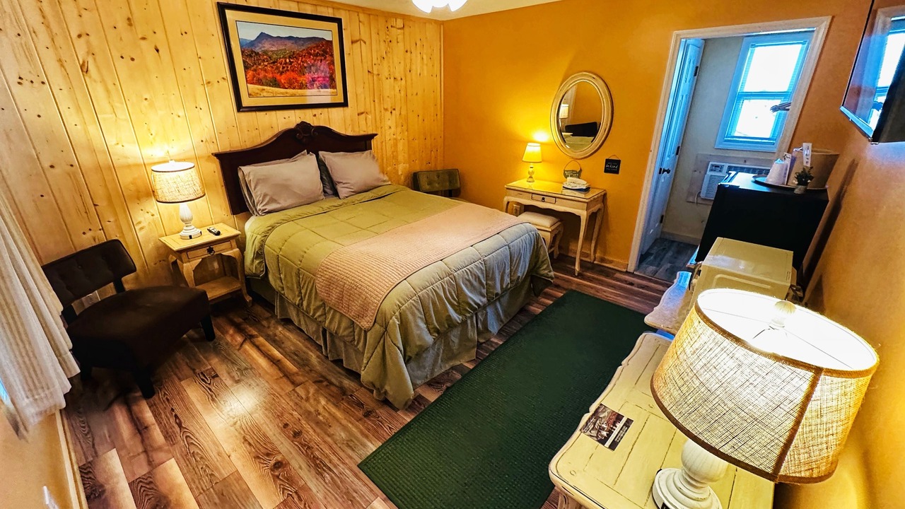 Photo of Bedroom in Blowing Rock