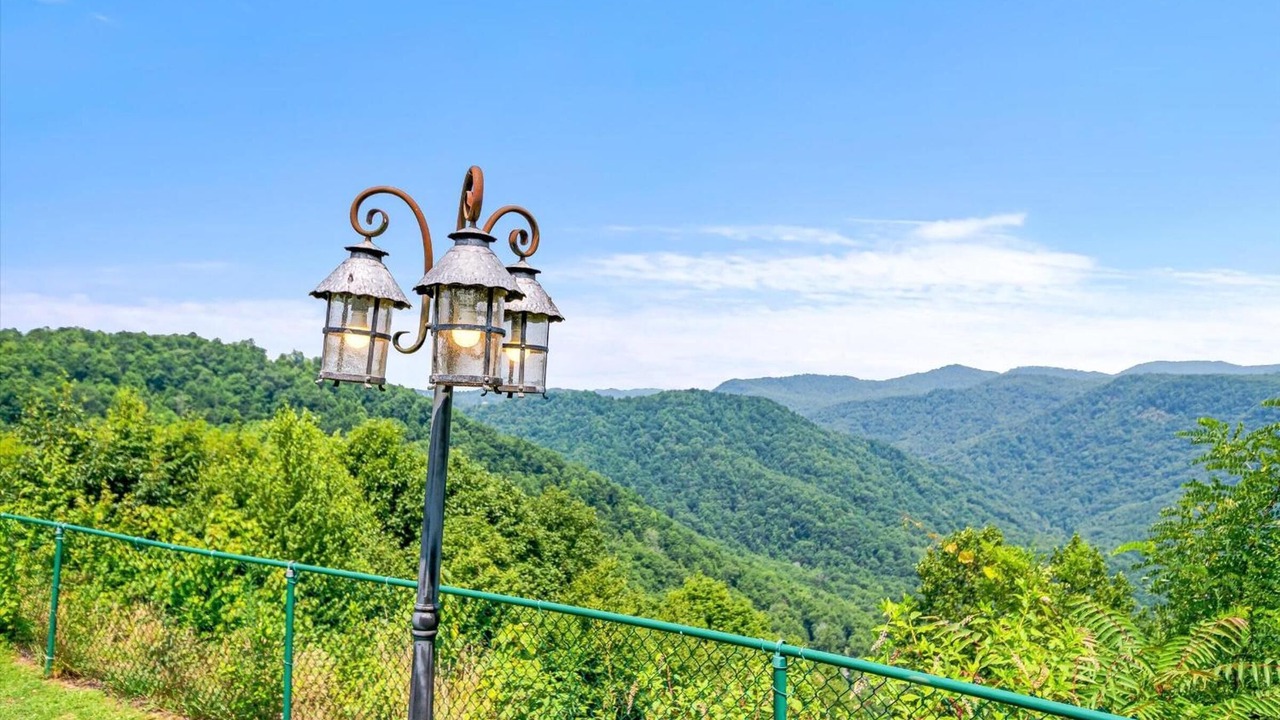 Photo of Outdoor in Saluda