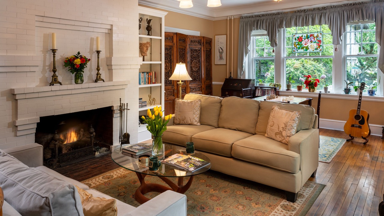 Photo of Livingroom in Historic Montford