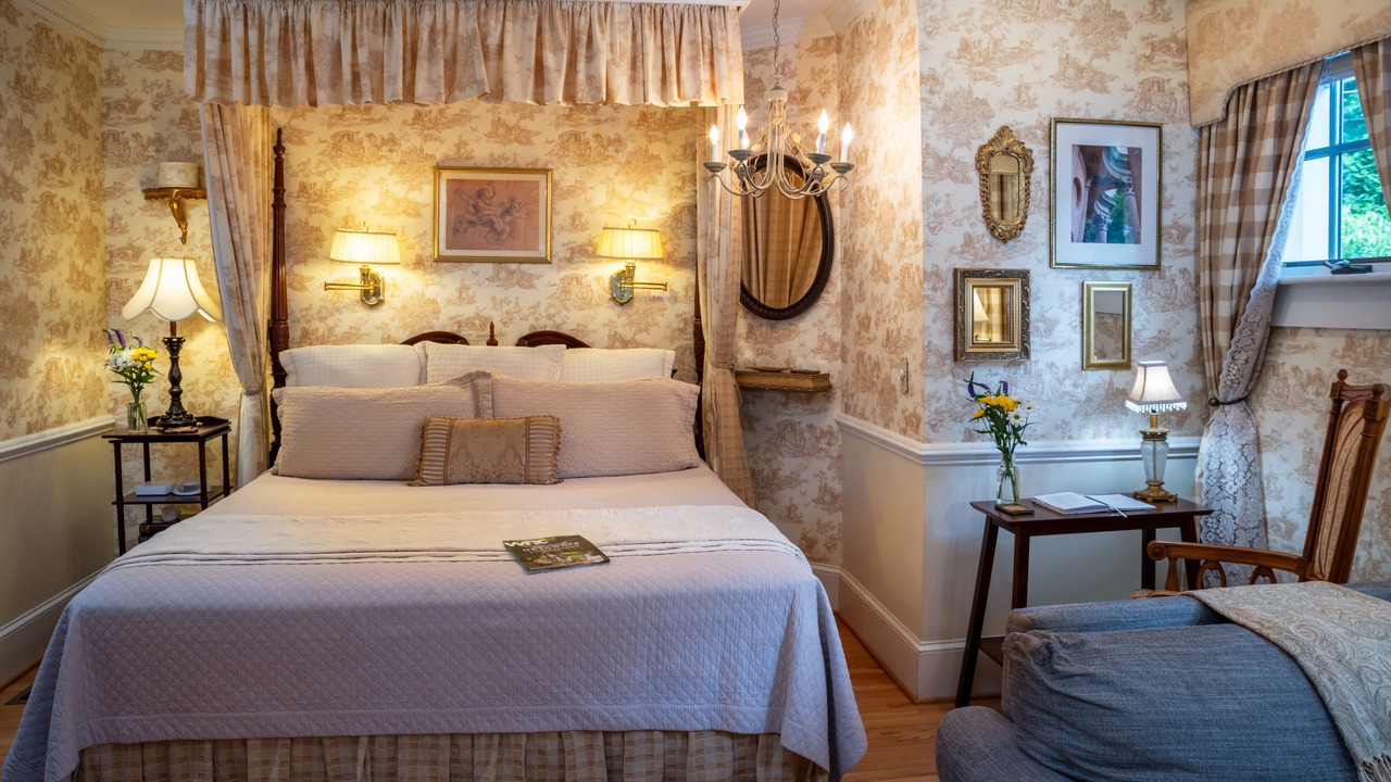 Photo of Bedroom in Historic Montford