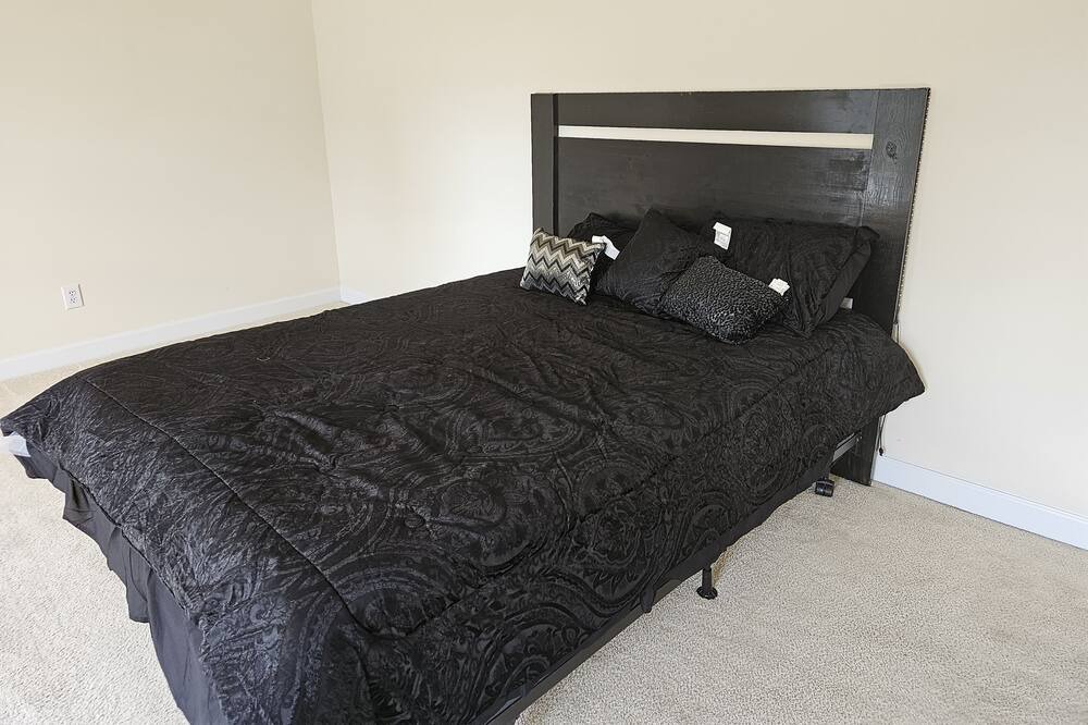 Photo of Bedroom in Olivia