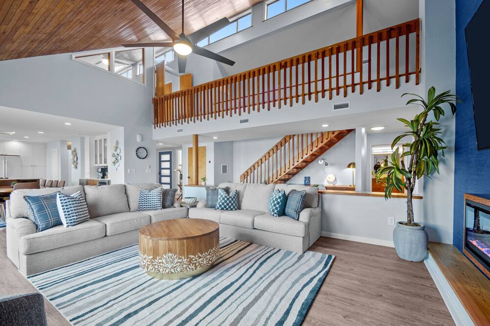 Photo of Livingroom in McCutcheon Field