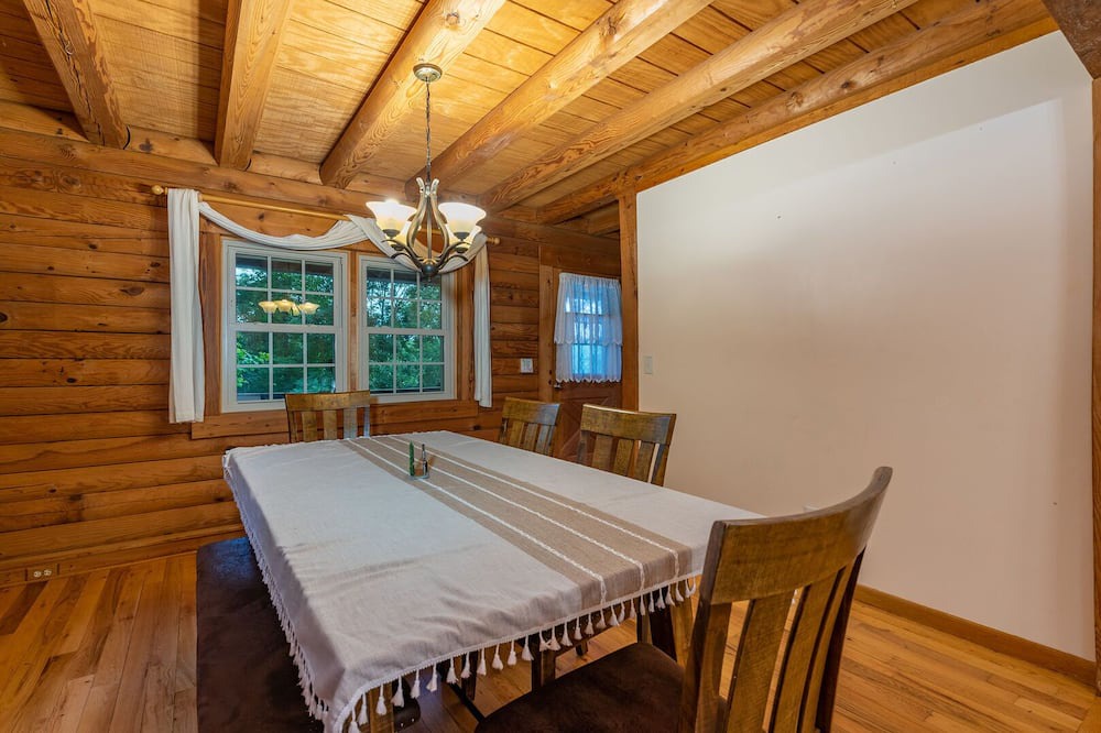 Photo of Livingroom in Weaverville
