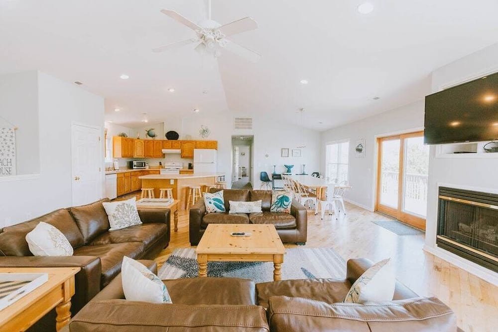 Photo of Livingroom in Southern Shores