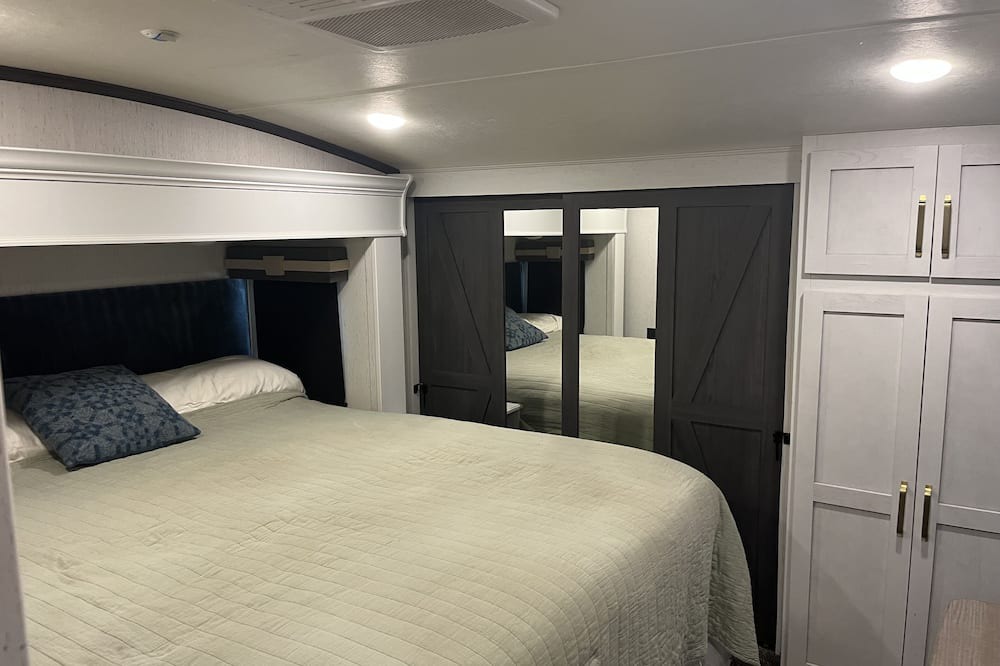 Photo of Bedroom in Forest City