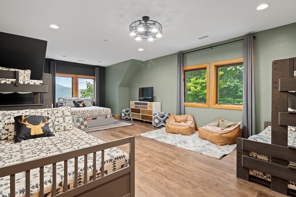 Photo of Livingroom in Maggie Valley